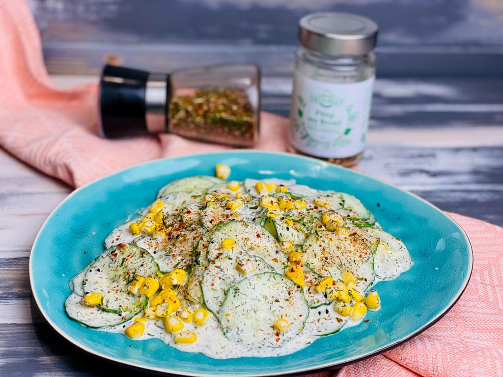 Gurkensalat mit Mais – sommerlich lecker –
