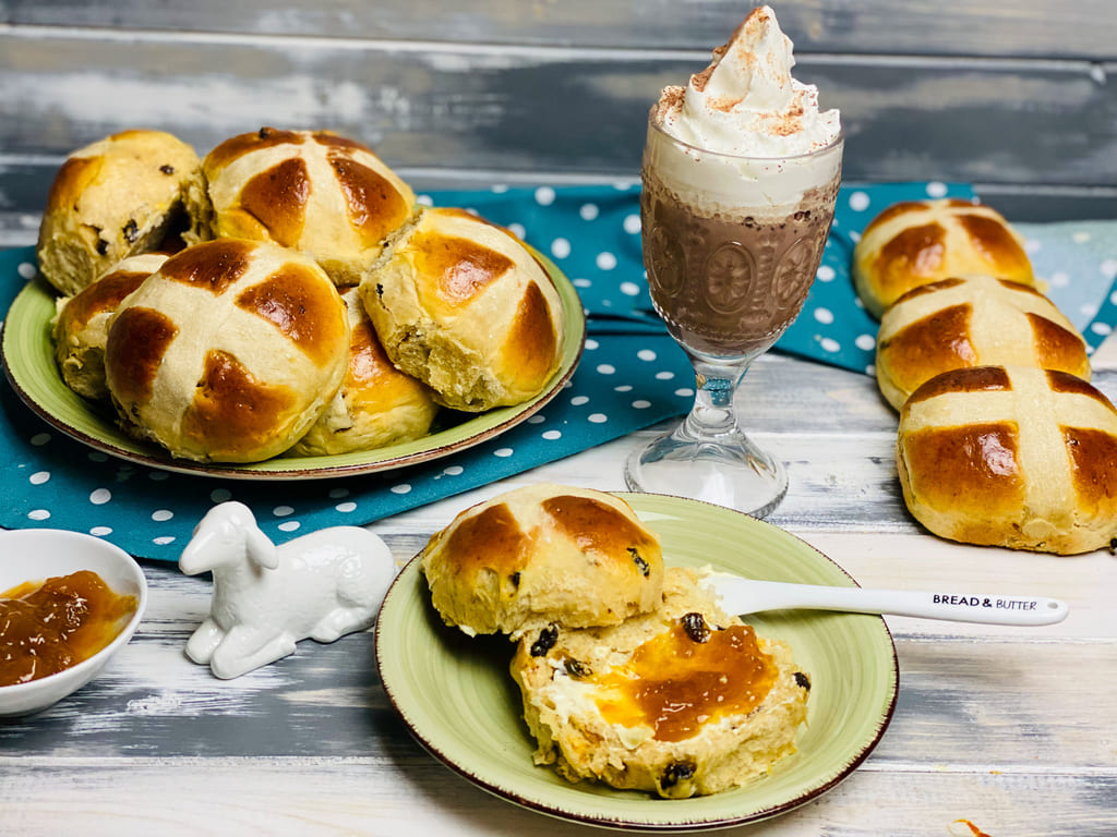 Hot Cross Buns – Osterbrötchen –