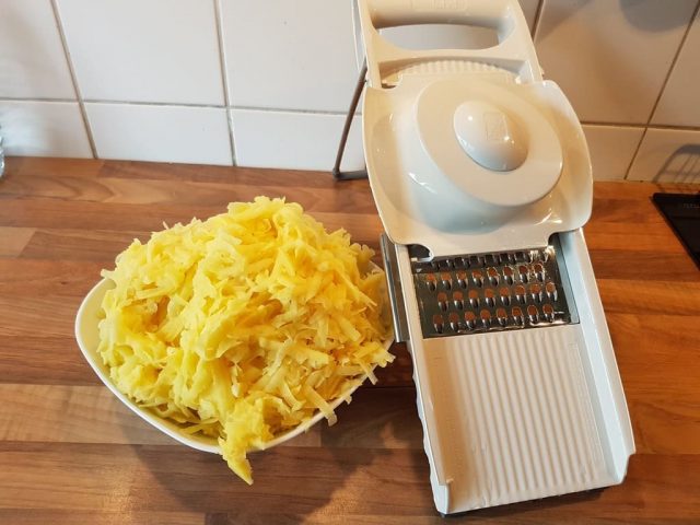 Geriebene Bäuerin im gr. Ofenzauberer von Agnes