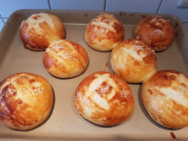 Weiche Buns und Remoulade für Fischburger