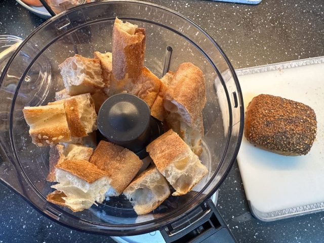 Paniermehl aus dem Multi-Zerkleinerer