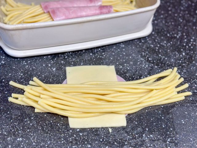 Schinken-Makkaroni-Röllchen